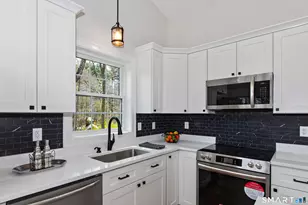 14 Indian Run Dr, Thompson, CT 06277 - Photo 5