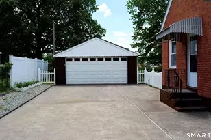 122 Oberlin Rd, Hamden, CT 06514 - Photo 3