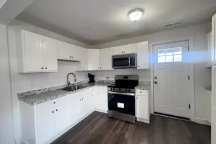 22 Brewster St, Waterbury, CT 06704 - Photo 1