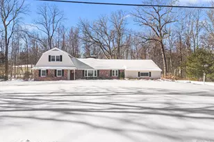 15 Lindencrest Dr, Danbury, CT 06811 - Photo 1