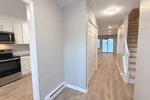 9 Willow Ct, Cromwell, CT 06416 - Photo 11