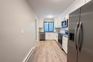 9 Willow Ct, Cromwell, CT 06416 - Photo 5