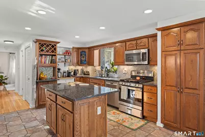 7 Greenwood Circle, East Lyme, CT 06333 - Photo 9