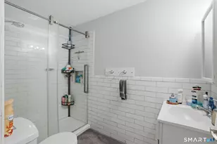 27 Burgoyne St, West Hartford, CT 06110 - Photo 21