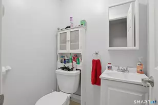 27 Burgoyne St, West Hartford, CT 06110 - Photo 15