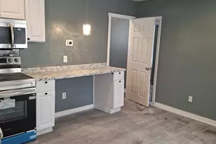 7 Main St, East Hampton, CT 06424 - Photo 3