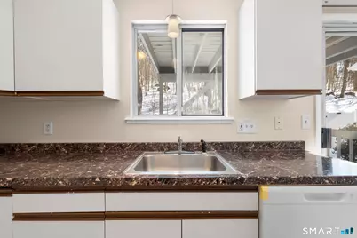 35 Woodlawn Avenue, Ansonia, CT 06401 - Photo 13