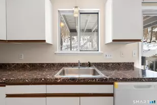 35 Woodlawn Ave, Ansonia, CT 06401 - Photo 13