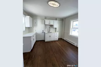 34 Bulkeley Plain, New London, CT 06320 - Photo 5