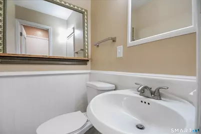 30 Kent Avenue, Bridgeport, CT 06610 - Photo 15