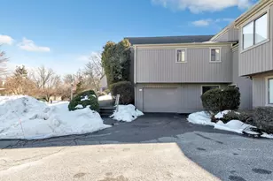 261 Agawam Dr, Stratford, CT 06614 - Photo 37