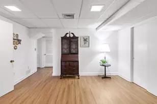 261 Agawam Dr, Stratford, CT 06614 - Photo 27