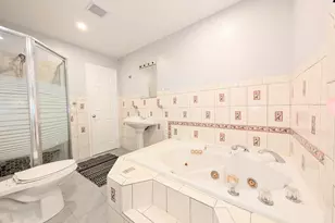 139 Little Deer Rd, Bridgeport, CT 06606 - Photo 17