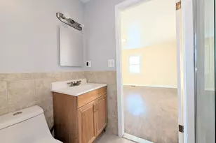 139 Little Deer Rd, Bridgeport, CT 06606 - Photo 25