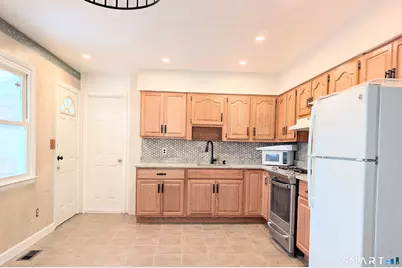 139 Little Deer Road, Bridgeport, CT 06606 - Photo 15