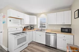 116 College Pl, Fairfield, CT 06824 - Photo 9