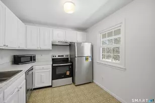 11 Bradley Cir, Enfield, CT 06082 - Photo 5