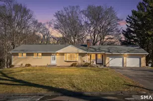 10 Fairlawn Ave, East Hampton, CT 06424 - Photo 1