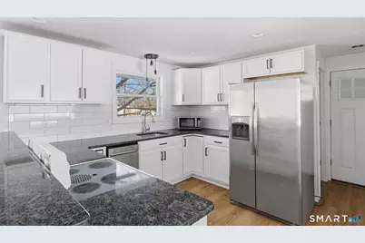 10 Fairlawn Avenue, East Hampton, CT 06424 - Photo 11