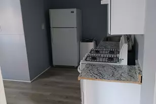 28 Crescent St, Ansonia, CT 06401 - Photo 9