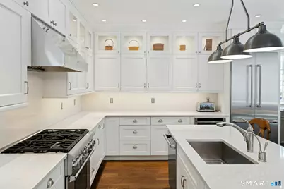 2 Settlers Trail #2, Darien, CT 06820 - Photo 9