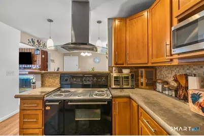 240 Valley Avenue, Bridgeport, CT 06606 - Photo 13