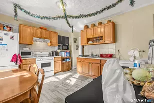 34 Hayes St, Bridgeport, CT 06608 - Photo 9