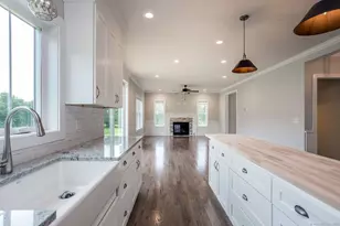 24 Deerwood Rd, Oxford, CT 06478 - Photo 11