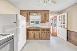 37 Herald Ave, Bridgeport, CT 06606 - Photo 13