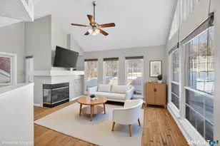 167 Carriage Crossing Ln, Middletown, CT 06457 - Photo 3