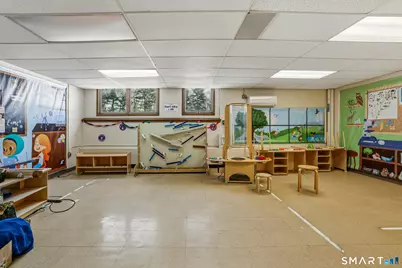 160 Mohegan Drive, West Hartford, CT 06117 - Photo 13