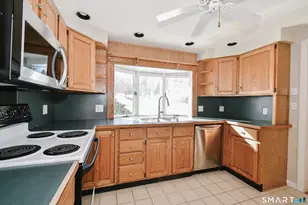 171 Wallens St, Winchester, CT 06098 - Photo 11