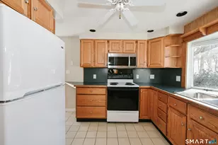 171 Wallens St, Winchester, CT 06098 - Photo 9