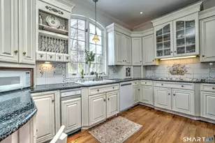 152 W River St, Milford, CT 06460 - Photo 9