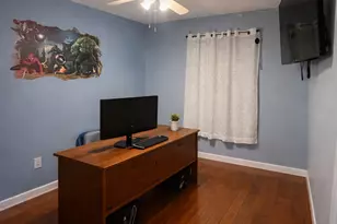 654 Laurel St, East Haven, CT 06512 - Photo 5