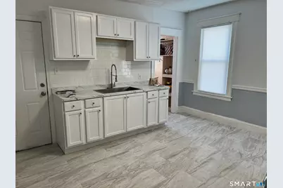 62 Rowe Avenue, Hartford, CT 06106 - Photo 5