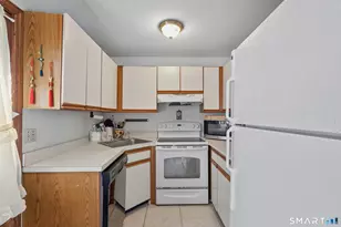 652 Black Rock Tpke, Fairfield, CT 06825 - Photo 5