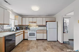 652 Black Rock Tpke, Fairfield, CT 06825 - Photo 19