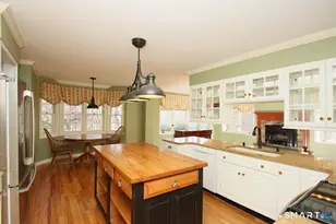 22 Meadowood Dr, New Milford, CT 06776 - Photo 7