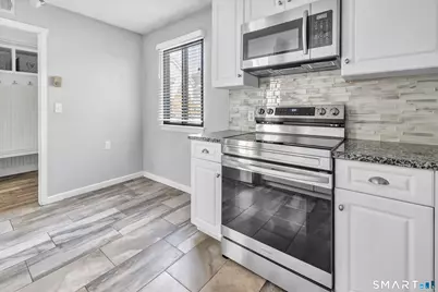 914 Heritage Village #B, Southbury, CT 06488 - Photo 7