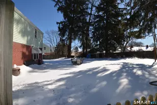 85 Alexander Dr, Bridgeport, CT 06606 - Photo 5