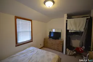 85 Alexander Dr, Bridgeport, CT 06606 - Photo 17