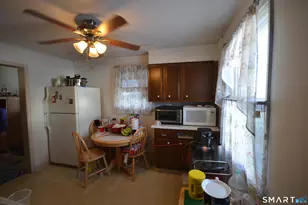 85 Alexander Dr, Bridgeport, CT 06606 - Photo 7