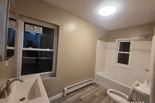 63 Seyms St, Hartford, CT 06120 - Photo 11