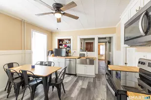 20 Pleasant St, Windsor Locks, CT 06096 - Photo 5