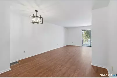 827 Oronoke Road #APT 8-2, Waterbury, CT 06708 - Photo 5