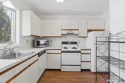 827 Oronoke Road #APT 8-2, Waterbury, CT 06708 - Photo 9