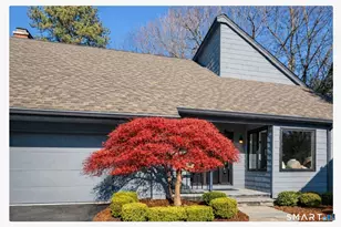 10 Ironwood Ln, West Hartford, CT 06117 - Photo 1