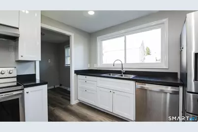 25 Andrews Street, Meriden, CT 06451 - Photo 13