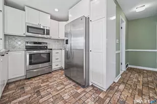 33 Harland Ave, Waterbury, CT 06705 - Photo 7